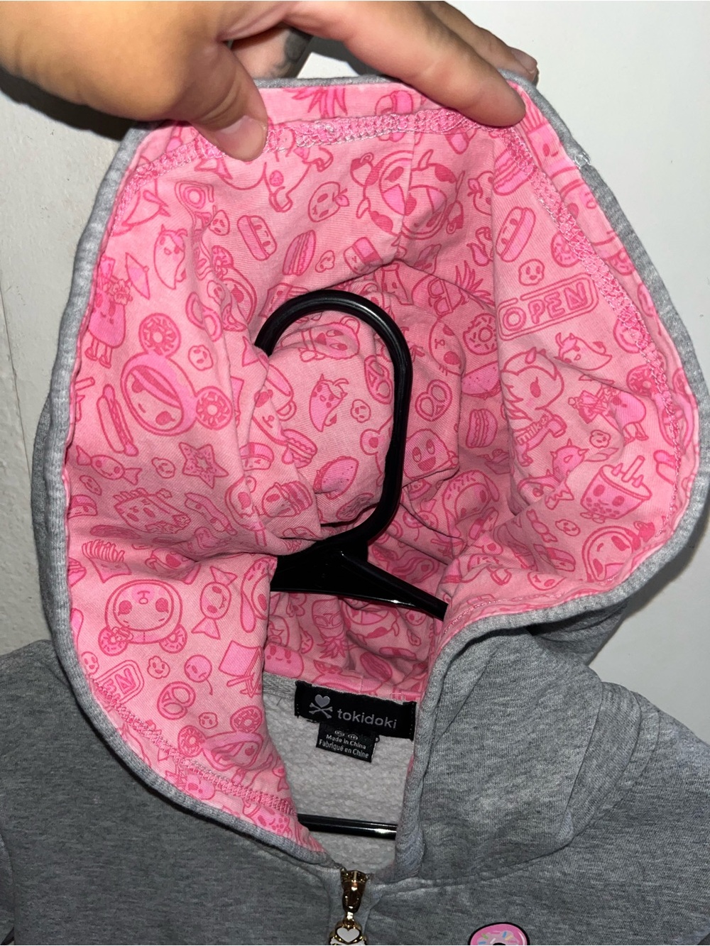 Tokidoki rare “vintage” grey zip up hoodie with pink lining and cute design - Picture 4 of 4